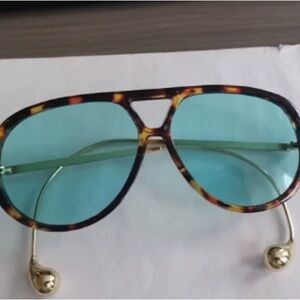 Aviator Sunglasses with Tortoise Frame and Blue Lenses